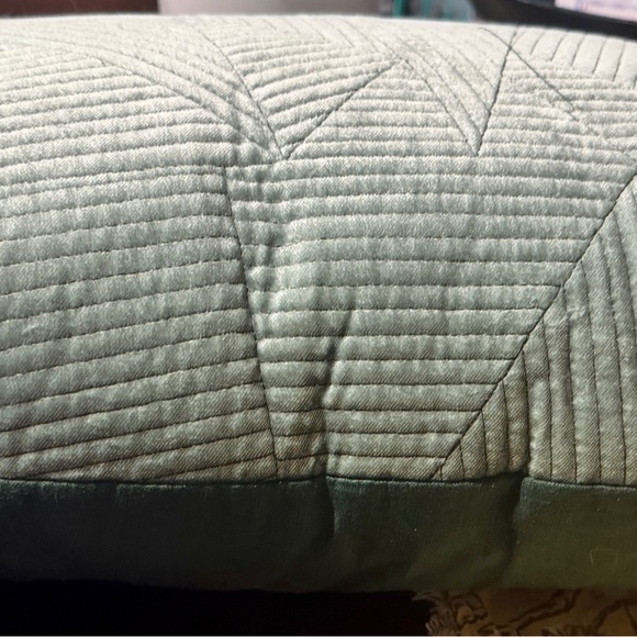 Geometric Patterned Pillow - Picture 2 of 3